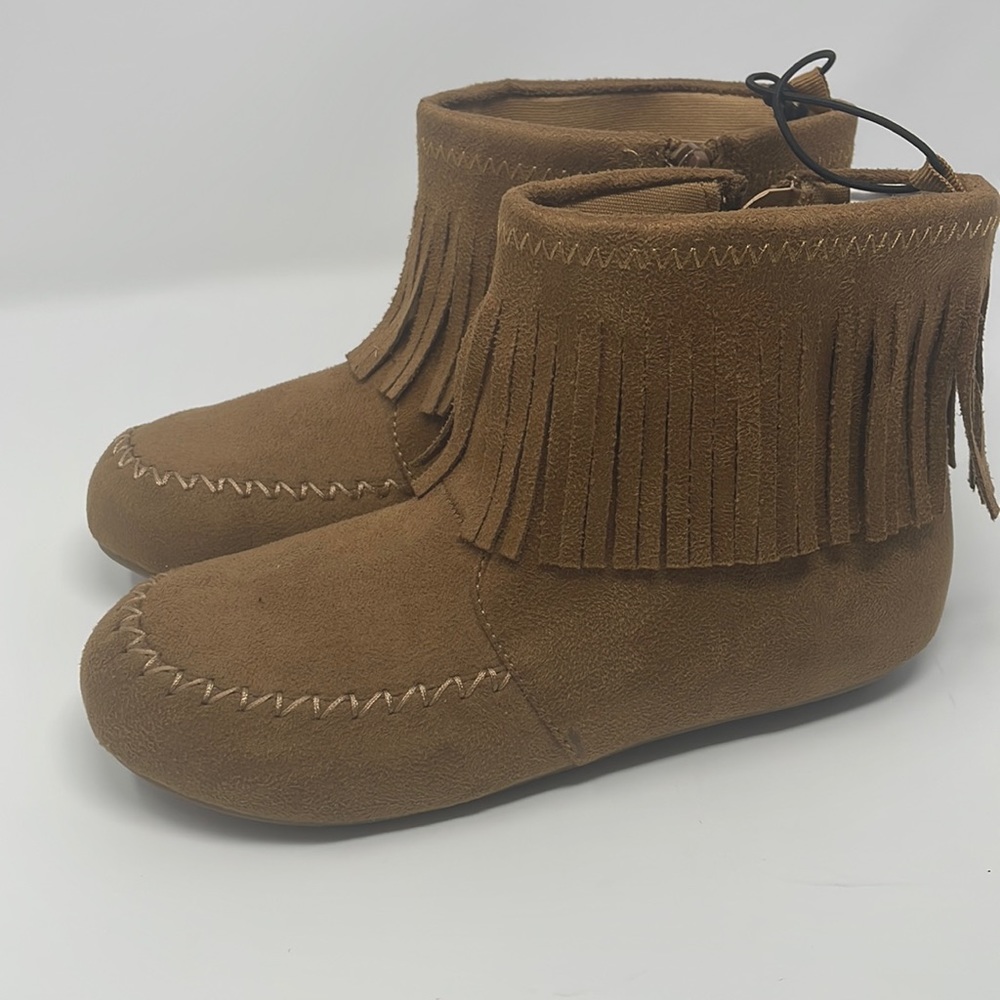Brown boots, girls size 4
